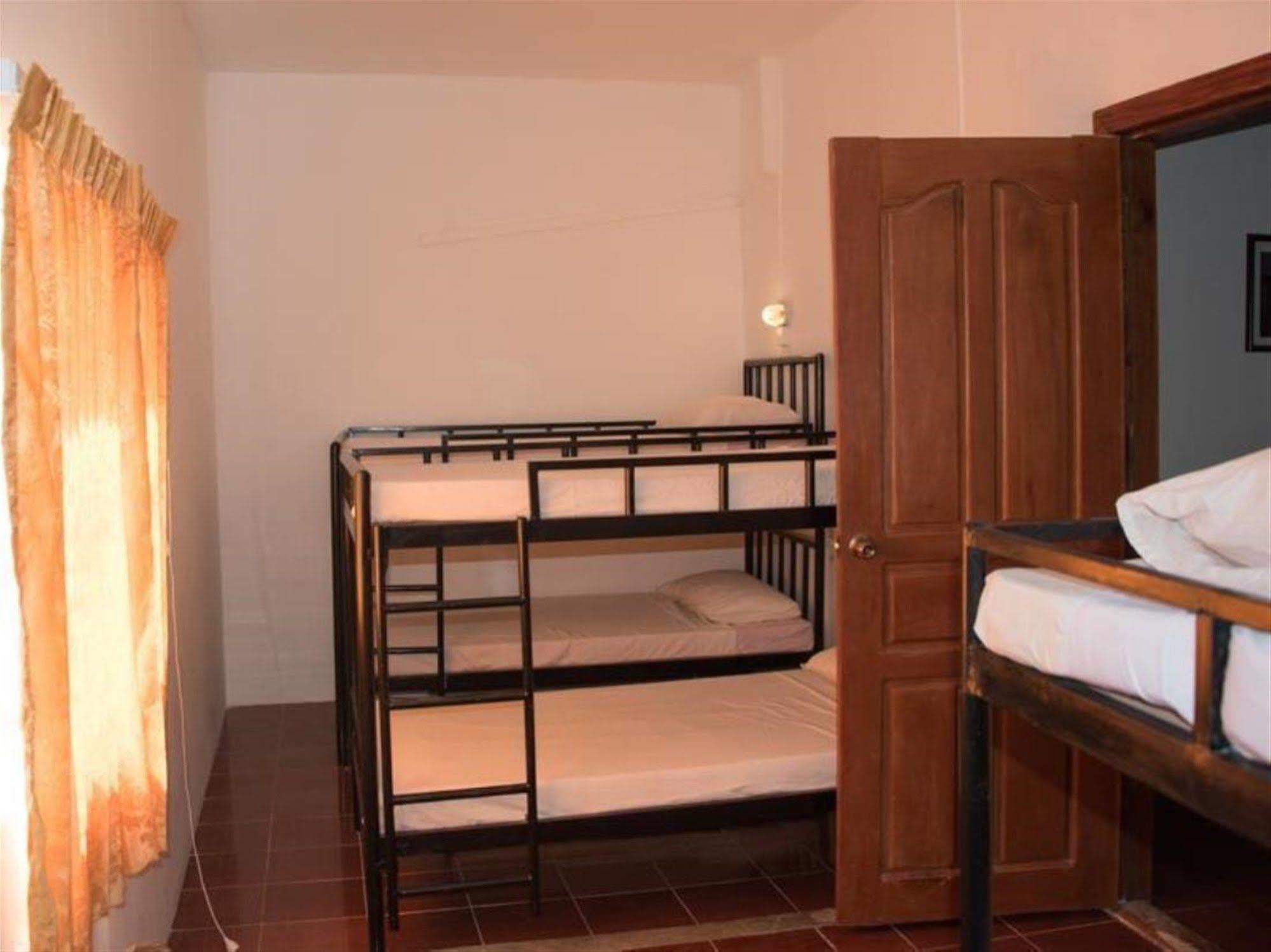 Five Rose Siem Reap Hostel Kültér fotó