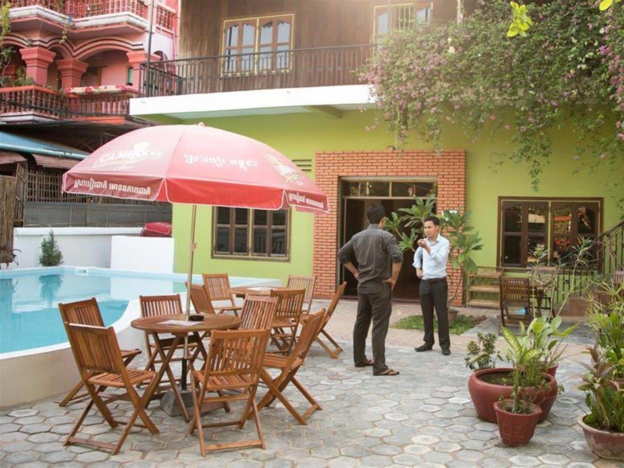 Five Rose Siem Reap Hostel Kültér fotó