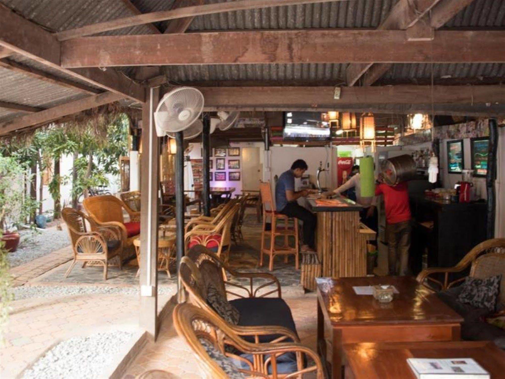Five Rose Siem Reap Hostel Kültér fotó
