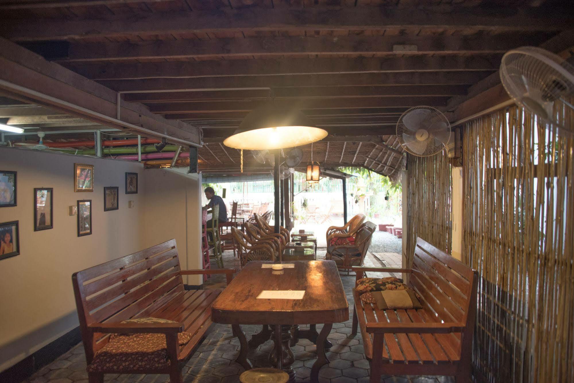Five Rose Siem Reap Hostel Kültér fotó